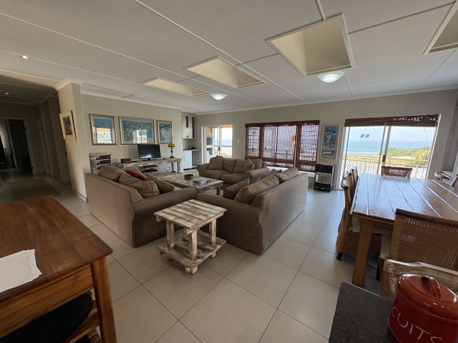 6 Bedroom Property for Sale in Cintsa East Eastern Cape